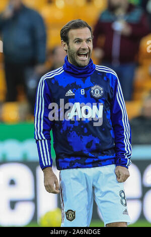 Il 27 ottobre 2019, Carrow Road, Norwich; Premier League, Norwich City v Manchester United : Juan Mata (8) del Manchester United pieno di risate durante il warmup Credito sessione: Mark Cosgrove/news immagini Foto Stock