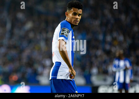 Porto, Portogallo. 27 ott 2019. FC Porto il giocatore Luis Díaz visto in azione durante i 8 round in abbinamento per il portoghese primo campionato tra FC Porto e FC Famalicão a Dragon Stadium nel porto.(punteggio finale: FC Porto 3:0 FC Famalicão) Credito: SOPA Immagini limitata/Alamy Live News Foto Stock