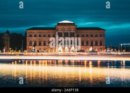 Stoccolma, Svezia. Museo Nazionale delle Belle Arti è la galleria nazionale della Svezia situato sulla penisola Blasieholmen. Touristic imbarcazioni da diporto Flo Foto Stock