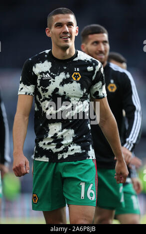 Newcastle, Regno Unito. 27 ott 2019. Conor Coady, Matt Doherty, Newcastle United Fc V Wolverhampton Wanderers Fc Premier League, 2019 Credit: Allstar Picture Library/Alamy Live News Credito: Allstar Picture Library/Alamy Live News Foto Stock