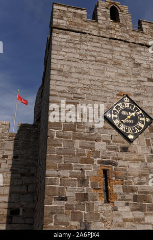 Antico orologio meccanico ,xvi secolo,Castle Rushen, Castletown. Isola di Man Regno Unito. Foto Stock