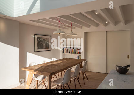 Il rinnovo e il prolungamento di una casa a Clapham da Prewett Bizley Architetti Foto Stock