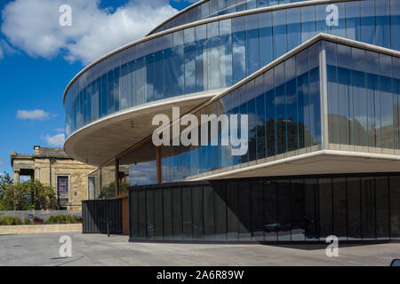 La moderna architettura dell'Blavatnik Scuola di governo in Walton Street, Oxford progettato dagli architetti svizzeri Herzog & de Meuron Foto Stock