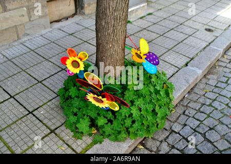Pinwheels - Mercato tradizionale in TRYAVNA - Balkan mountais - Bulgaria Foto Stock
