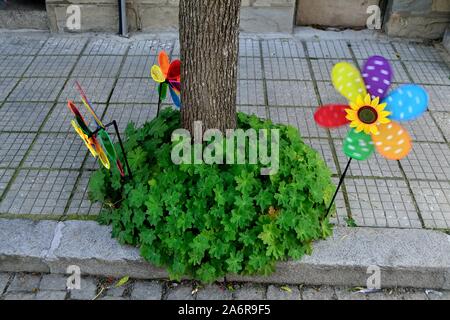 Pinwheels - Mercato tradizionale in TRYAVNA - Balkan mountais - Bulgaria Foto Stock