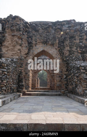 Alauddin Khalji la madrasa, che ha anche la sua tomba a sud di Qutub Minar, ca 1316 ANNUNCIO Foto Stock