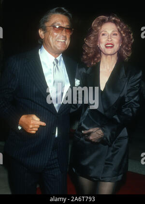 ***FILE FOTO*** Robert Evans ha passato lontano. Robert Evans, Faye Dunaway, 1994, Foto di Michael Ferguson/il PHOTOlink/MediaPunch Foto Stock