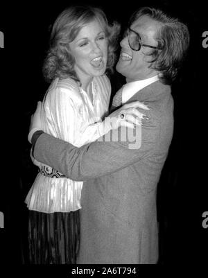 ***FILE FOTO*** Robert Evans ha passato lontano. Phyllis George e Robert Evans 1978 Foto di Adam Scull/il PHOTOlink/MediaPunch Foto Stock