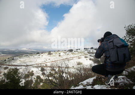 Roadtrip in Israele per trovare la neve sulla montagna Foto Stock