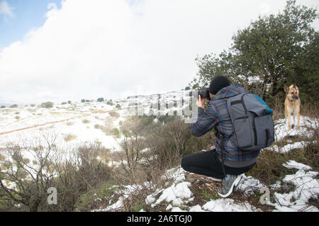 Roadtrip in Israele per trovare la neve sulla montagna Foto Stock