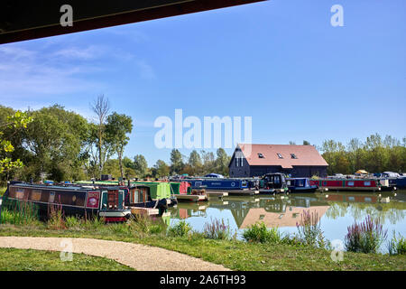 Campbell Wharf Marina sul Grand Union Canal che ha aperto nel tardo 2019 Foto Stock