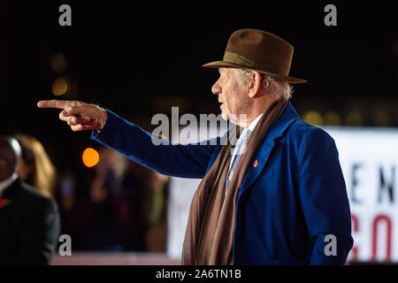 Sir Ian McKellen frequentando il buon bugiardo Premiere mondiale, al BFI South Bank di Londra. Foto Stock