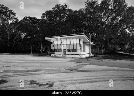 Piccolo in stile retro business in un piccolo North Florida cittadina. Foto Stock