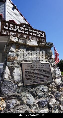 Segno: "1848 Jamestown Gateway per la Madre Lode' di fronte alla rosa selvatica Regali e galleria. Historic Jamestown, California. Gold Rush paese. Foto Stock