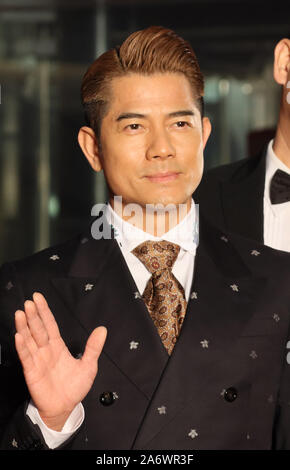 Tokyo, Giappone. 28 ott 2019. Hong Kong attore Aaron Kwok sorride al suo arrivo alla cerimonia di apertura per la trentaduesima Tokyo International Film Festival per il suo film "sto livin'' a Tokyo lunedì, 28 ottobre 2019. 180 i film più recenti sarà lo screening in una settimana di festival. Credito: Yoshio Tsunoda/AFLO/Alamy Live News Foto Stock