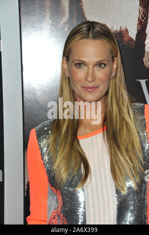 LOS ANGELES, CA. Ottobre 07, 2013: Molly Sims alla prima mondiale di "Carrie' al Arclight Theatre, Hollywood. © 2013 Paul Smith / Featureflash Foto Stock