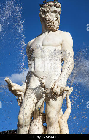 Presso la fontana del Nettuno a Firenze in Piazza della Signoria di Firenze Toscana Italia Foto Stock