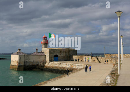 A est del molo faro, Dun Laoghaire, County Dublin, Irlanda Foto Stock