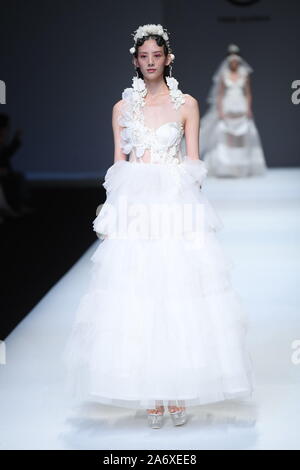 Pechino, Cina. 29 ott 2019. Pechino CINA- FENGSANSAN, primavera/estate 2020 la Cina la settimana internazionale della moda, 28 ottobre 2019. Credito: SIPA Asia/ZUMA filo/Alamy Live News Foto Stock