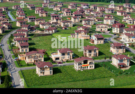 Vista superiore del nuovo villaggio cottage Foto Stock