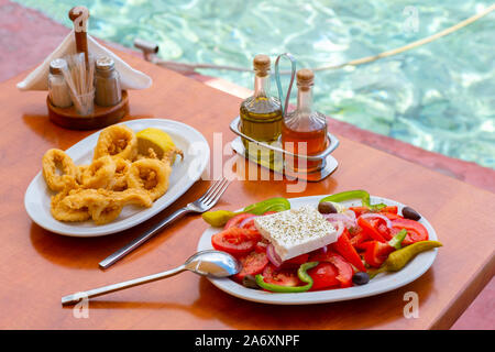 Menu mediterraneo sul mare Foto Stock