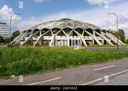 Roma. L'Italia. Il Palazzetto dello Sport, (1956-57), progettato da Pier Luigi Nervi e Annibale Vitelozzi per il 1960 Giochi olimpici estivi. Foto Stock