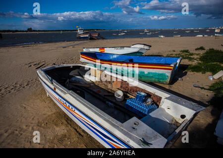 Molto vecchie navi a la spiaggia di Gibilterra, Spagna Foto Stock