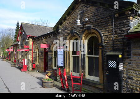 Haworth stazione ferroviaria piattaforma 2, Keighley e Worth Valley Railway Foto Stock