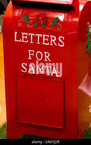 Rosso casella postale per lettere di Santa in Liverpool Foto Stock