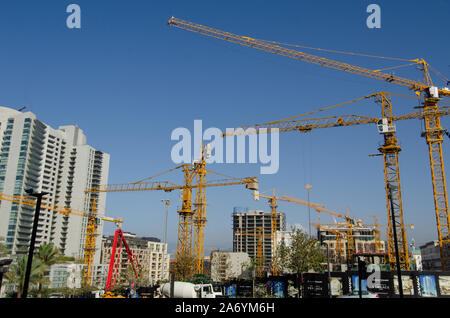 Sito in costruzione e nuovi edifici ad alta essendo costruito nell'area del centro cittadino di Beirut centrale la capitale libanese, Foto Stock