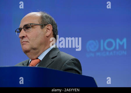 Bruxelles, Belgio. 29 ott 2019. Il direttore generale dell'OIM Antonio Vitorino partecipa a una conferenza stampa dopo la conferenza di solidarietà su il venezuelano di rifugiati e di crisi di migranti. Credito: ALEXANDROS MICHAILIDIS/Alamy Live News Foto Stock