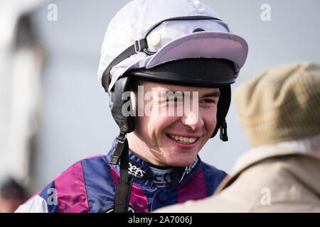 Jockey Charlie Deutsch sorridente Foto Stock