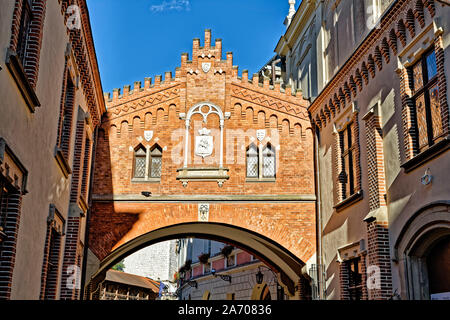 Cracovia in Polonia. Il 18 agosto, 2019. Pijarska Street corre lungo le antiche mura di w. Mark a Szpitalna Street nel quartiere del centro storico di Cracovia . Foto Stock