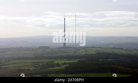 Vista aerea del Emley Moor stazione trasmittente vicino a Huddersfield, West Yorkshire, Regno Unito Foto Stock