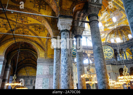 All'interno del famoso Hagia Sophia nella Cattedrale di Istanbul (Costantinopoli), Turchia. Foto Stock