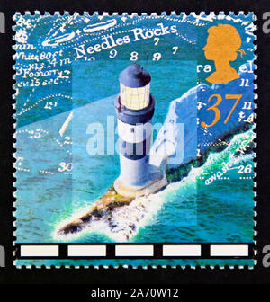 Francobollo. La Gran Bretagna. La regina Elisabetta II. Fari. Aghi Rock Lighthouse, Isle of Wight, c1900. 37p. Foto Stock