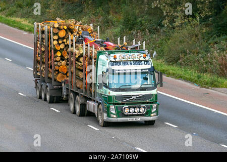 Haulage furgoni, camion, trasporto, carrello, cargo, veicolo, consegna, commerciali, trasporti, industria, catena logistica del trasporto merci, sulla M6 a Lancaster, Regno Unito Foto Stock