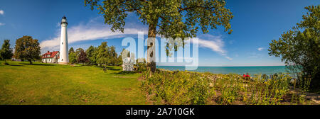 Bellissimo il vento Point Lighthouse, il lago Michigan, Racine, Wisconsin Foto Stock