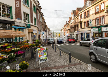 Main Street, Neufchâtel-en-Bray, Normandia, Francia Foto Stock