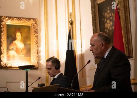 Il Cairo, Egitto. 29 ott 2019. Il Ministro degli esteri tedesco Heiko Maas (L) e omologo egiziano Sameh Shoukry partecipare ad una conferenza stampa congiunta. Credito: Gehad Hamdy/dpa/Alamy Live News Foto Stock