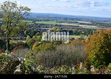 Vista dalla collina Whiteleaf in autunno. Princes Risborough, Buckinghamshire, UK. Chilterns Foto Stock