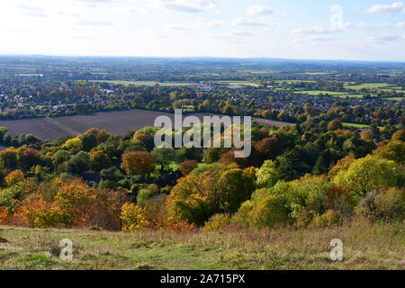 Vista dalla collina Whiteleaf in autunno. Princes Risborough, Buckinghamshire, UK. Chilterns Foto Stock