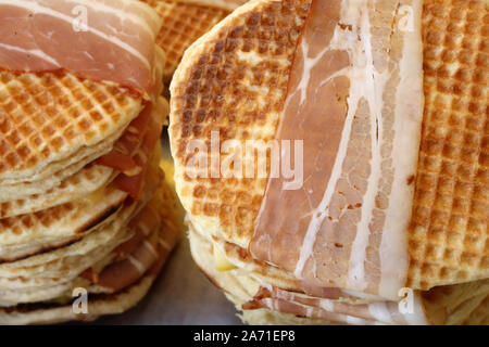 Gaufrettes au fromage et Jambon de Parme. Foto Stock