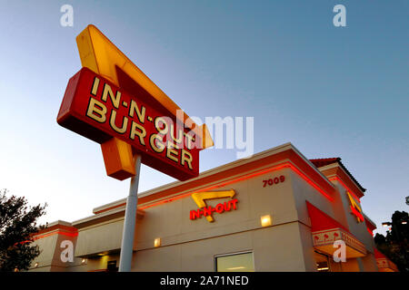 IN-N-OUT BURGER a Hollywood su Sunset Blvd. Catena americana di ristoranti fast food con sedi principalmente nel sud-ovest e la costa del Pacifico Foto Stock