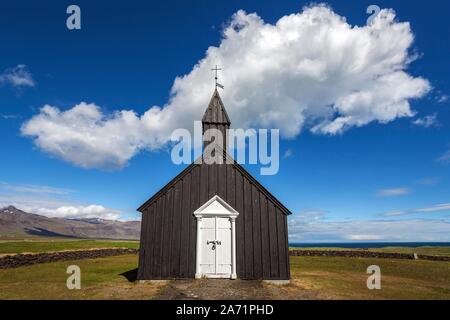Nero chiesa di legno, Budir Kirka, Buoakirkja, Budir, penisola Snaefellsnes, West Islanda, Vesturland, Islanda Foto Stock