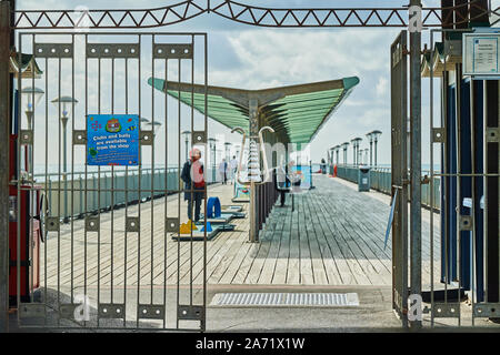 Ingresso al molo di Boscombe, Inghilterra. Foto Stock