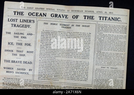 Replica cimeli legati al Titanic:"l'Oceano Grave del Titanic' headline, il Daily Graphic In-Memoriam Numero edizione, 20 aprile 1912. Foto Stock