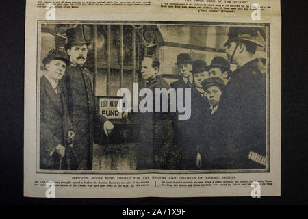 Replica cimeli legati al Titanic: Mansion House fondo per le vedove e i bambini nel Daily Graphic In-Memoriam numero, 20 aprile 1912. Foto Stock