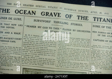 Replica cimeli legati al Titanic:"l'Oceano Grave del Titanic' headline, il Daily Graphic In-Memoriam Numero edizione, 20 aprile 1912. Foto Stock