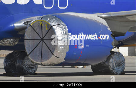 Oltre 25 più del Boeing Max getti8-8 appartenenti al Southwest Airlines restano ancora collegato a massa in Victorville aeroporto martedì. Oggi Boeing Company Presidente e Chief Executive Officer di Dennis Muilenburg e Boeing aerei commerciali Vice Presidente e Chief Engineer John Hamilton, testimoniare davanti a un trasporto del Senato audizione del Comitato sul tema "La sicurezza aerea e il futuro del Boeing 737 MAX' sul Campidoglio di Washington, Stati Uniti d'America. Ottobre 29, 2019. Foto da Gene Blevins/ZUMAPRESS. Credit: Gene Blevins/ZUMA filo/Alamy Live News Foto Stock